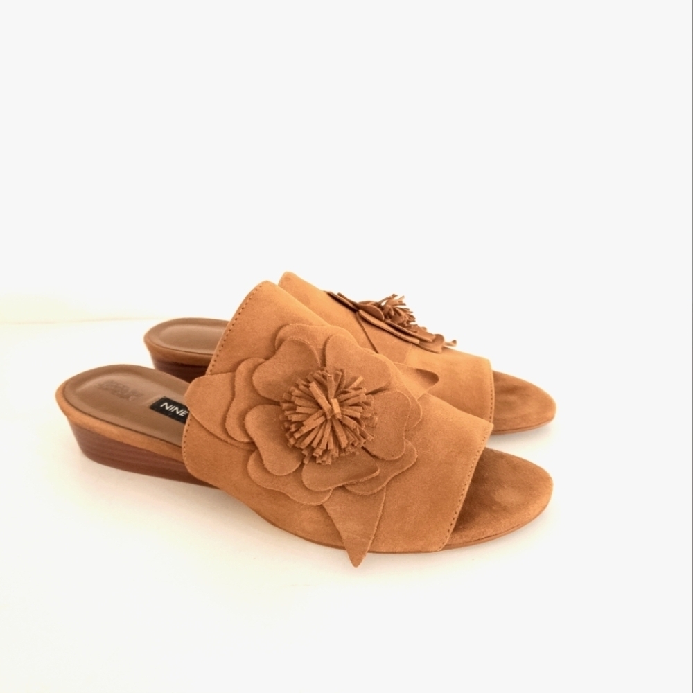 Nine West Lucienne Suede Slide size 6.5 rosette
